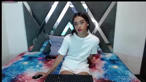 Luna online show from March 2025 05:17:02 PM