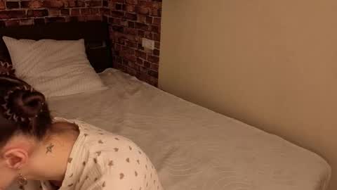 Kira online show from February 2026 02:10:01 AM