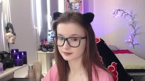 Snapshot of lunaxcherry chatting on May 2026 11:37:01 AM LunaXcherry online show from May 2026 11:37:01 AM