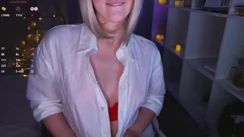 LunaXLoverx online show from November 2025 11:42:02 AM