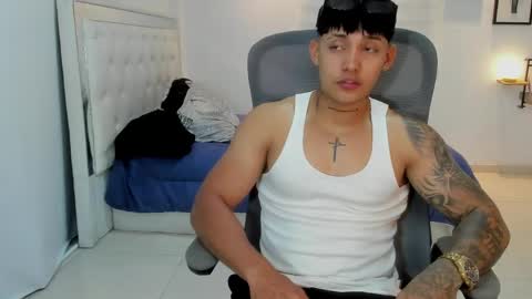 Snapshot of lunay_xtreemboy chatting on April 2026 11:28:01 PM Lunay online show from April 2026 11:28:01 PM