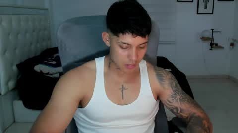 Snapshot of lunay_xtreemboy chatting on May 2026 12:06:02 AM Lunay online show from May 2026 12:06:02 AM