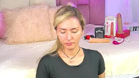 lunitadiva online show from December 2025 01:38:02 PM