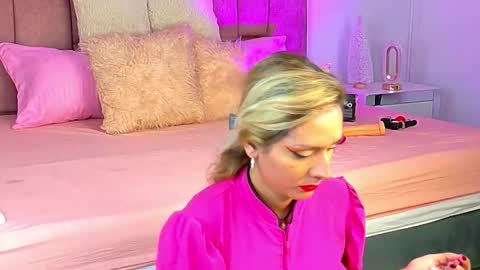 lunitadiva online show from December 2025 03:19:01 PM