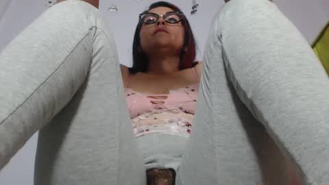 Snapshot of lunitaqueen_ chatting on February 2025 03:33:02 AM Luna Tamara online show from February 2025 03:33:02 AM