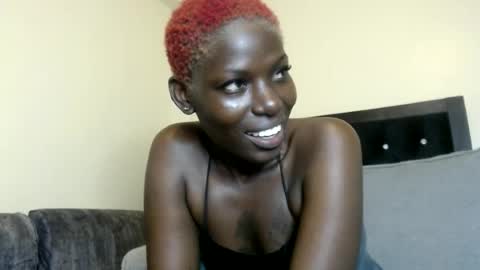 luo_queen online show from June 2026 02:38:01 PM