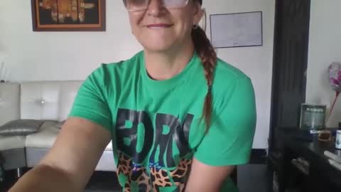 Lupita online show from October 2025 03:43:01 PM