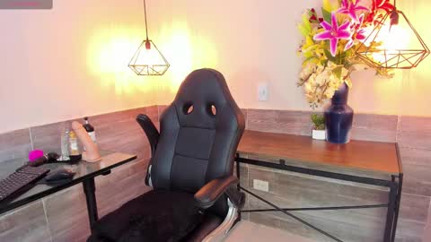 Lussie  online show from September 2025 11:59:02 AM