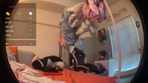 LOLA online show from October 2025 01:04:02 AM