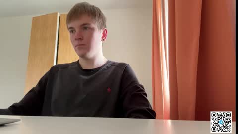 Nik online show from October 2025 09:32:02 AM