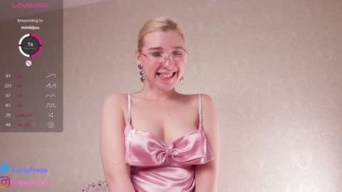 Snapshot of lusty_freya chatting on January 2025 12:05:01 PM Freya online show from January 2025 12:05:01 PM