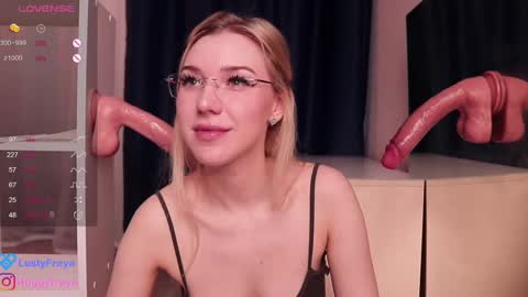 Snapshot of lusty_freya chatting on February 2025 08:27:02 AM Freya online show from February 2025 08:27:02 AM