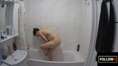 luuvteam online show from October 2025 11:42:01 AM