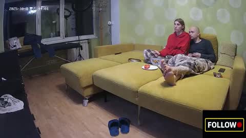 luuvteam online show from October 2025 08:42:01 PM