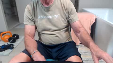 Snapshot of luv_missle chatting on March 2026 04:06:01 AM luv_missle online show from March 2026 04:06:01 AM