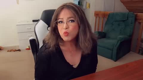 Britney online show from September 2025 07:41:02 PM