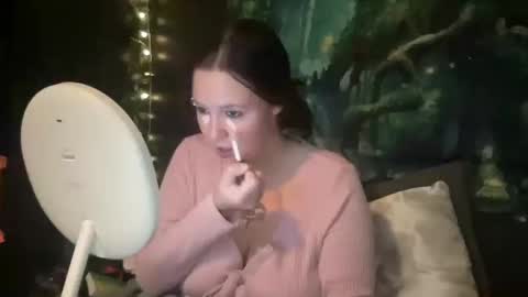 luvvvmia online show from October 2025 05:13:01 PM