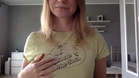 Snapshot of lux_millie chatting on September 2025 02:17:02 PM Millie online show from September 2025 02:17:02 PM