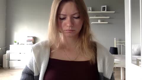 Snapshot of lux_millie chatting on September 2025 06:57:02 AM Millie online show from September 2025 06:57:02 AM