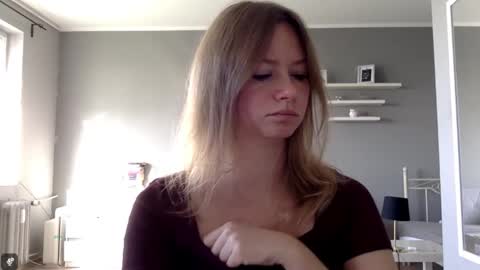 Snapshot of lux_millie chatting on September 2025 06:58:02 AM Millie online show from September 2025 06:58:02 AM