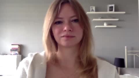 Snapshot of lux_millie chatting on September 2025 06:59:01 AM Millie online show from September 2025 06:59:01 AM