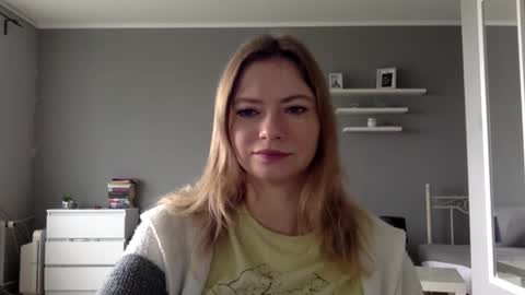 Snapshot of lux_millie chatting on September 2025 09:47:02 AM Millie online show from September 2025 09:47:02 AM