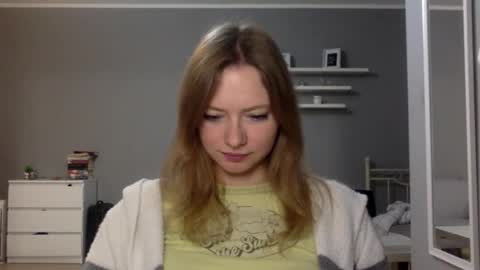 Snapshot of lux_millie chatting on October 2025 08:53:02 PM Millie online show from October 2025 08:53:02 PM