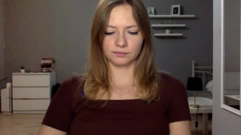 Snapshot of lux_millie chatting on November 2025 03:45:02 PM Millie online show from November 2025 03:45:02 PM