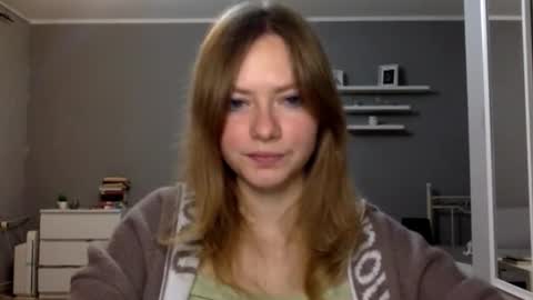 Snapshot of lux_millie chatting on November 2025 03:52:02 PM Millie online show from November 2025 03:52:02 PM