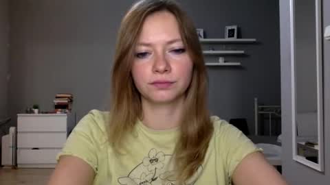 Snapshot of lux_millie chatting on November 2025 03:33:02 PM Millie online show from November 2025 03:33:02 PM