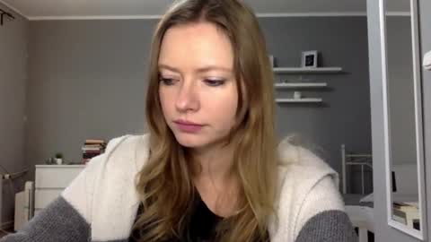 Snapshot of lux_millie chatting on November 2025 02:39:01 PM Millie online show from November 2025 02:39:01 PM