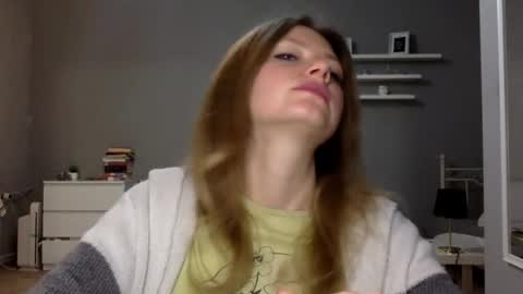 Snapshot of lux_millie chatting on November 2025 10:10:01 PM Millie online show from November 2025 10:10:01 PM