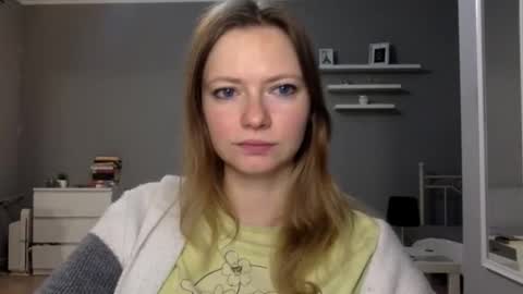 Snapshot of lux_millie chatting on November 2025 10:00:02 PM Millie online show from November 2025 10:00:02 PM