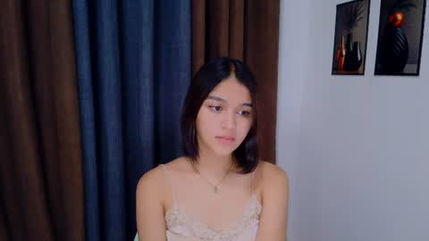 queen lux online show from June 2026 09:30:01 AM