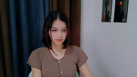 queen lux online show from July 2026 12:34:01 AM