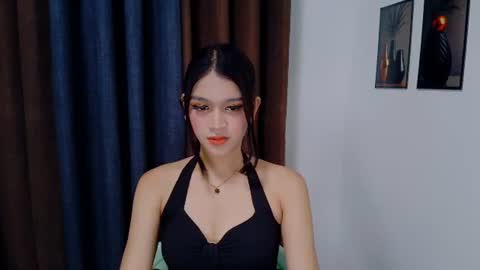 queen lux online show from July 2026 09:54:01 PM