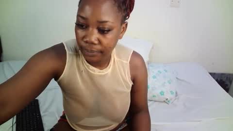 Snapshot of luxe_mami chatting on May 2026 02:07:02 AM LINA online show from May 2026 02:07:02 AM
