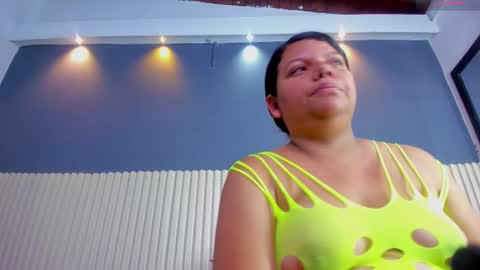 Luxe3 online show from November 2025 10:17:02 AM