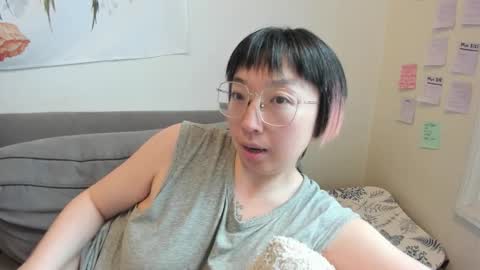 LuxGray online show from January 2026 04:42:02 PM