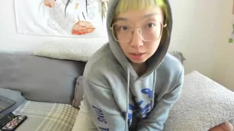 Snapshot of luxgray chatting on April 2026 06:45:01 PM LuxGray online show from April 2026 06:45:01 PM