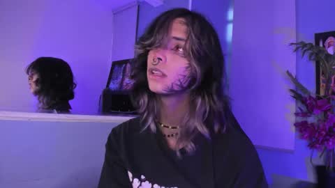 Snapshot of luxiel_ chatting on December 2025 10:30:02 PM Luxiel 3 online show from December 2025 10:30:02 PM