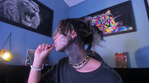 Snapshot of luxiel_ chatting on January 2026 11:19:02 PM Luxiel 3 online show from January 2026 11:19:02 PM