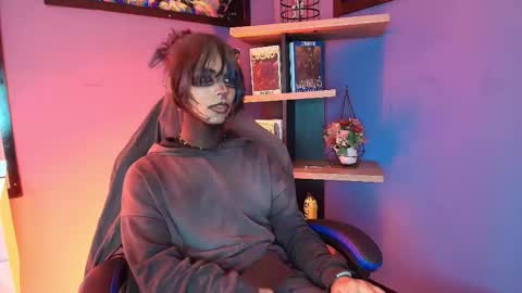 Snapshot of luxiel_ chatting on February 2026 09:25:02 PM Luxiel 3 online show from February 2026 09:25:02 PM