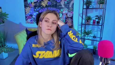 Ray online show from February 2025 09:31:02 PM