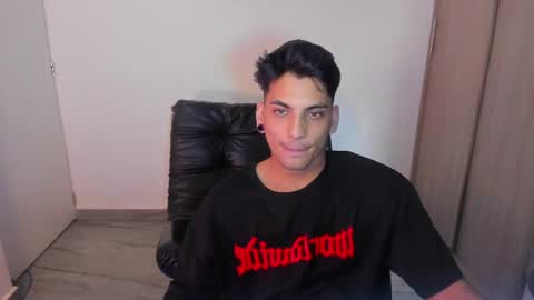 Snapshot of luxrx chatting on June 2026 09:17:01 PM luxrx online show from June 2026 09:17:01 PM