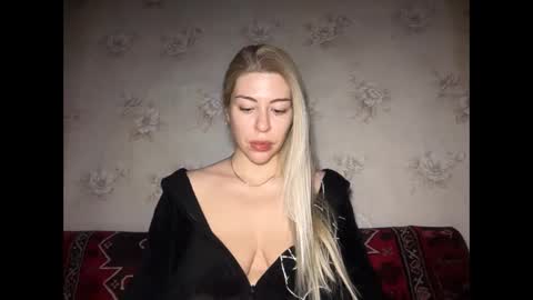 Snapshot of luxsonyastar chatting on January 2026 01:04:01 PM LuxSonyaStar online show from January 2026 01:04:01 PM