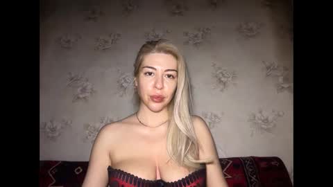 Snapshot of luxsonyastar chatting on April 2026 01:35:01 PM LuxSonyaStar online show from April 2026 01:35:01 PM