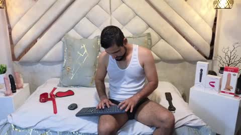 Lesly And Arnold online show from February 2025 04:06:01 AM