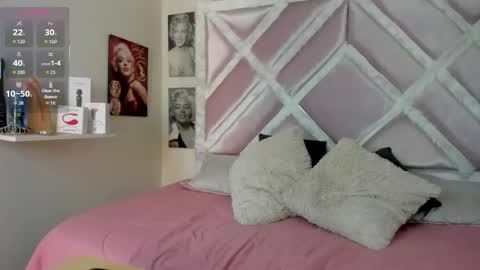 Snapshot of luxx_11 chatting on February 2026 01:12:02 PM Lux online show from February 2026 01:12:02 PM