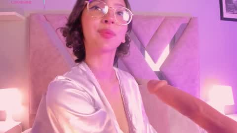 Lya Lee online show from December 2025 08:49:02 PM